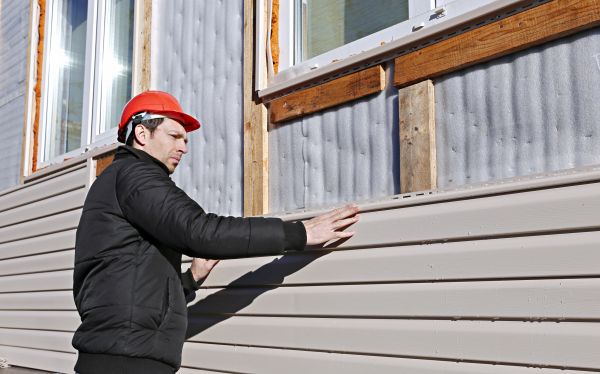 Cost of Vinyl Cladding Repair in Middletown
