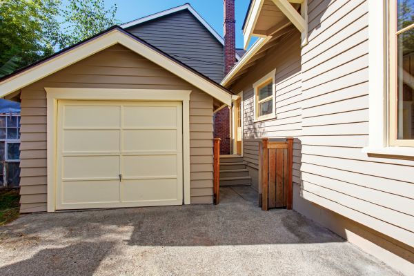Cost of Garage Siding Replacement in Middletown